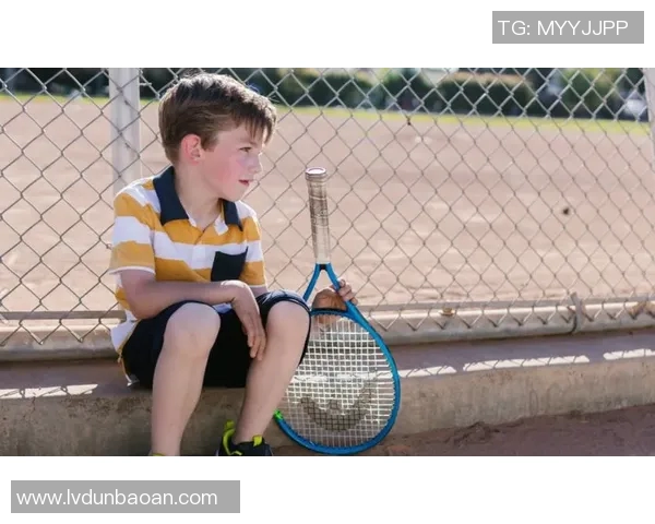 南京网球队耐力争议引发热议球迷与专家各执己见探讨训练方法与比赛表现