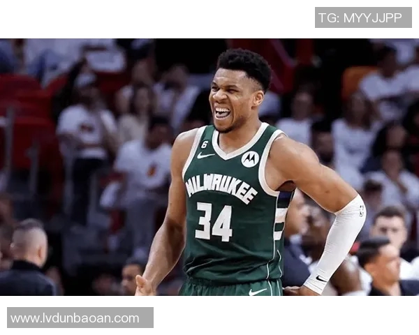 字母哥选择观望雄鹿夺冠前景不急于签署提前续约合同